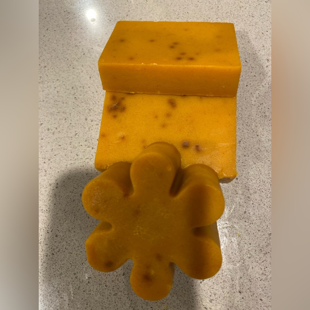 Tumeric & Honey Sunshine Glow Hand Soap - Orange natural ingredients reduce dark